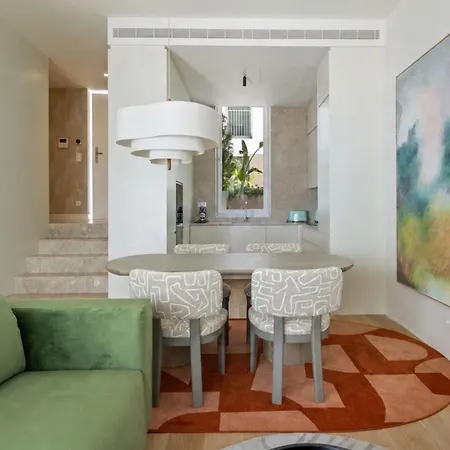 Chic 1-bedroom Townhouse Near The Historic Centre * ליסבון