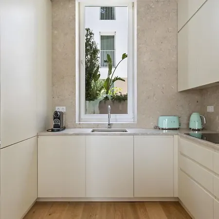 Chic 1-bedroom Townhouse Near The Historic Centre * リスボン