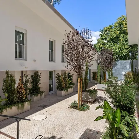 בית נופש Chic 1-bedroom Townhouse Near The Historic Centre ליסבון